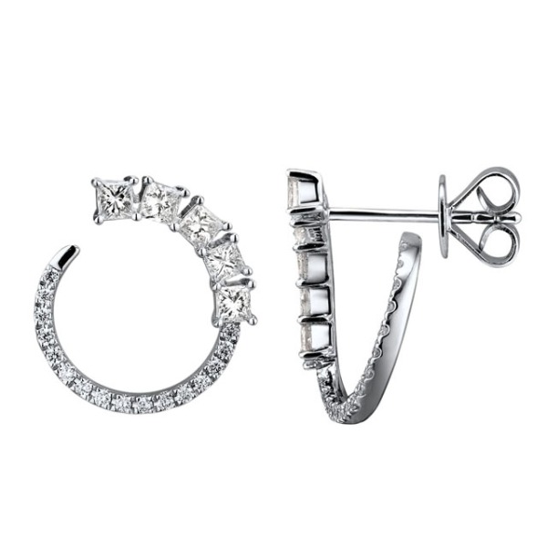 Gold Earrings with Diamond