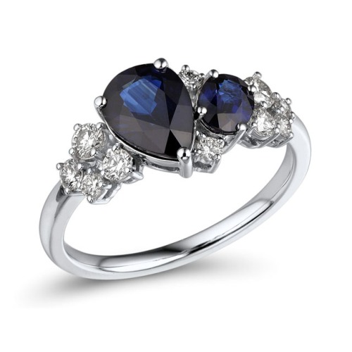 Gold Ring with Blue Sapphire and Diamond
